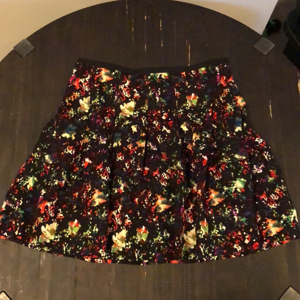 Gap black multi-color print mini skirt size 10
